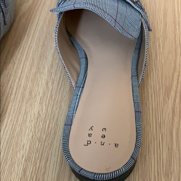 Dress shoes - Picture 2 of 3